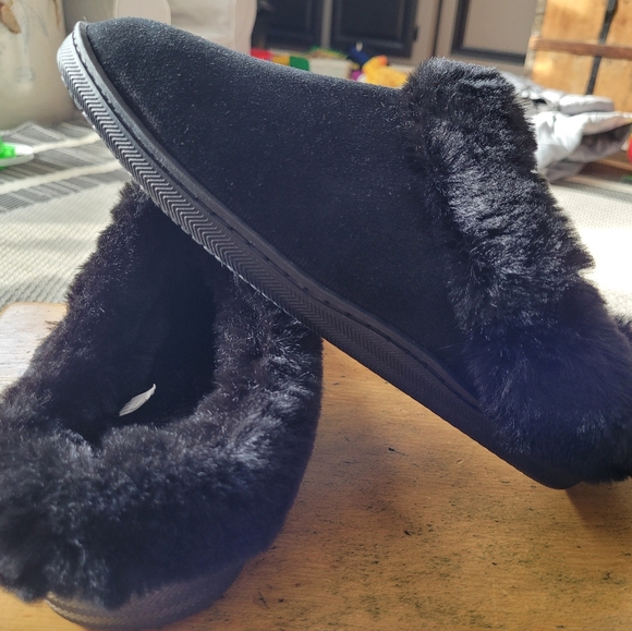 My Pillow Black Slippers Size 9 - Picture 2 of 5